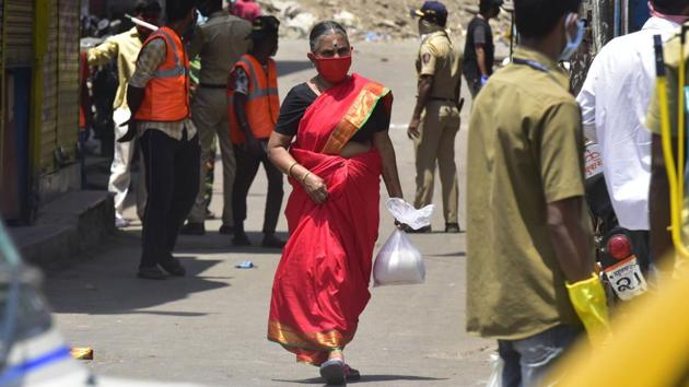 About 24% of seniors still expressed concern, stating that India had failed to manage the healthcare crisis. (Anshuman Poyrekar/HT Photo) About 24% of seniors still expressed concern, stating that India had failed to manage the healthcare crisis. (Anshuman Poyrekar/HT Photo)