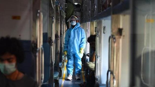 The woman travelled to Rajahmundry in Andhra Pradesh with her son when she was advised institutional quarantine in a Delhi hospital.(Raj K Raj/HT PHOTO/Representative)