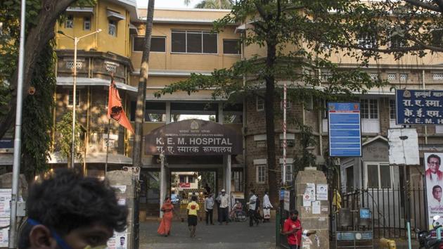 King Edward Memorial (KEM) Hospital, in Parel, has also begun partial hospitalisation of patients with psychiatric disorders.(Pratik Chorge/HT Photo)