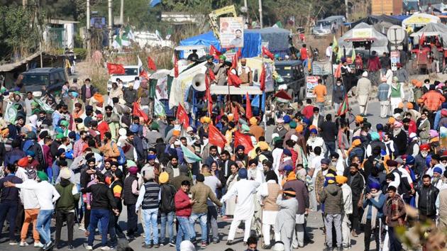 Farmers congregate at Singhu Border to enter the national capital during a protest against the new farm reform laws, near New Delhi on November 27. (Sanchit Khanna / HT Photo) Farmers congregate at Singhu Border to enter the national capital during a protest against the new farm reform laws, near New Delhi on November 27. (Sanchit Khanna / HT Photo)