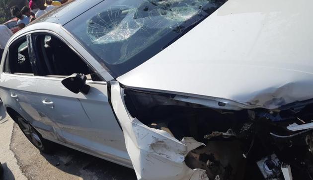 Pradeep first ran over a person with his car near Vihang hotel on Ghodbunder Road and fled. Later, he hit a handicapped person near Thane Nagar. (HT photo) Pradeep first ran over a person with his car near Vihang hotel on Ghodbunder Road and fled. Later, he hit a handicapped person near Thane Nagar. (HT photo)