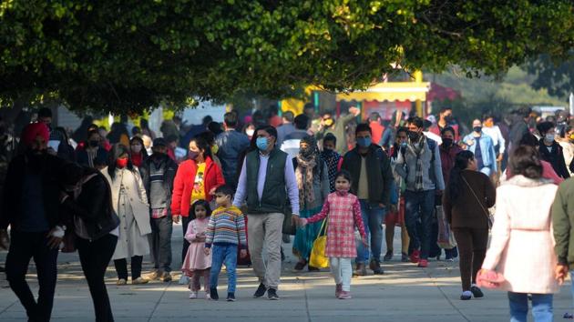 A rush of tourists at Sukhna lake in Chandigarh on December 26. India recorded 18,732 new cases of coronavirus disease (Covid-19) infection over the previous 24 hours which have been the lowest since July., data from the Union health ministry showed on December 27. (Ravi Kumar / HT Photo)