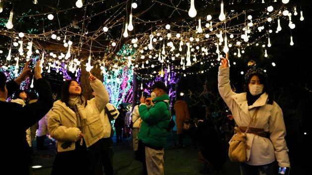 Pang Xinghuo, deputy director of the Beijing Centre for Disease Prevention and Control, said that residents should wear masks while going out and practice social distancing.(Reuters)