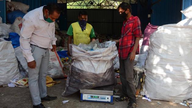 After the drive was started earlier this week, around 10 people have taken advantage of this. Individuals can give the 5kg of plastic waste at a collection centre opposite Pragati College, Dattanagar in Dombivli. (Rishikesh Choudhary/HT photo) After the drive was started earlier this week, around 10 people have taken advantage of this. Individuals can give the 5kg of plastic waste at a collection centre opposite Pragati College, Dattanagar in Dombivli. (Rishikesh Choudhary/HT photo)