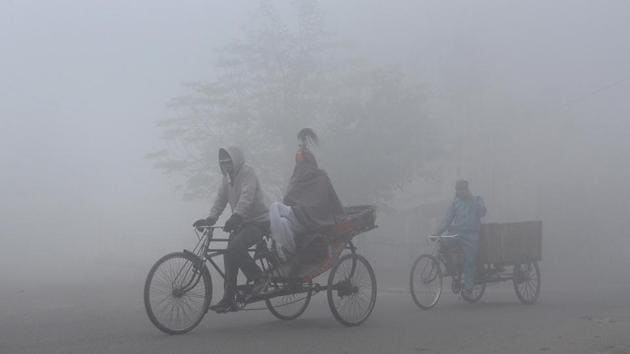 Cold wave to severe cold wave conditions are likely in isolated pockets over Punjab and Haryana, Chandigarh and Delh. (PTI Photo) Cold wave to severe cold wave conditions are likely in isolated pockets over Punjab and Haryana, Chandigarh and Delh. (PTI Photo)