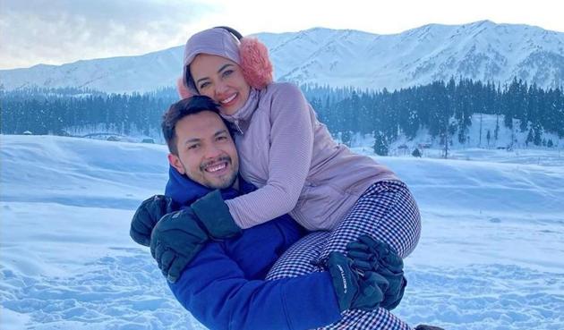 Aditya Narayan and Shweta Agarwal recently returned from their honeymoon in Kashmir.