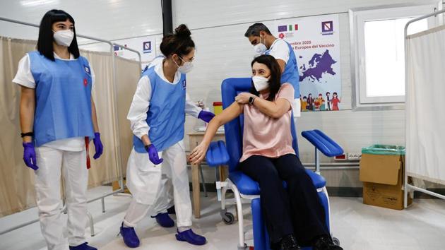 Around 9,750 doses have already arrived in Italy and another 470,000 are expected to arrive from next week, the health ministry said.(Reuters) Around 9,750 doses have already arrived in Italy and another 470,000 are expected to arrive from next week, the health ministry said.(Reuters)
