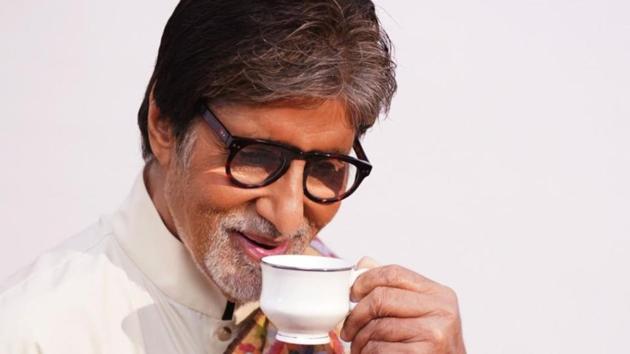 Amitabh Bachchan has apologised to a fan for using her poem without credit. Amitabh Bachchan has apologised to a fan for using her poem without credit.