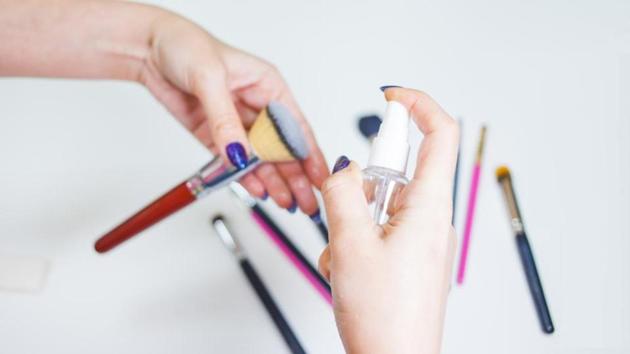 Clean your makeup brushes(Shutterstock)