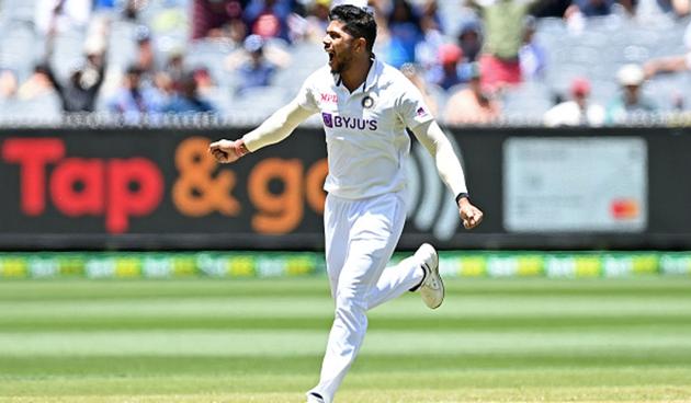 Umesh and Ashwin then stitched a brief stand of 19 runs before India lost their third wicket of the day. But that was the beginning of the end as the tail just didn’t wag and India ended their first innings on 326. (getty) Umesh and Ashwin then stitched a brief stand of 19 runs before India lost their third wicket of the day. But that was the beginning of the end as the tail just didn’t wag and India ended their first innings on 326. (getty)