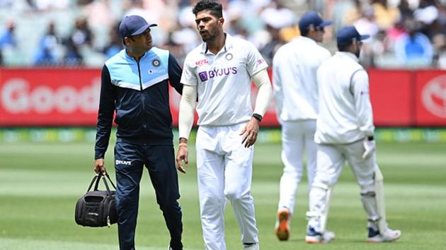 Umesh Yadav walks off the field injured(Getty Images) Umesh Yadav walks off the field injured(Getty Images)