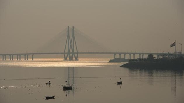 On Sunday, the maximum temperatures in the city and suburbs had dropped marginally owing to north and northwesterly winds. (Satish Bate/HT Photo) On Sunday, the maximum temperatures in the city and suburbs had dropped marginally owing to north and northwesterly winds. (Satish Bate/HT Photo)