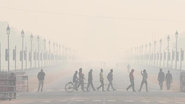 People out on a winter morning near India Gate amid foggy conditions in New Delhi on December 26. Most towns and cities in northwest India recorded “very poor” to “poor” category air quality on December 28 morning with Delhi recording an air quality index reading of 336 in “very poor” category. (Arvind Yadav / HT Photo) People out on a winter morning near India Gate amid foggy conditions in New Delhi on December 26. Most towns and cities in northwest India recorded “very poor” to “poor” category air quality on December 28 morning with Delhi recording an air quality index reading of 336 in “very poor” category. (Arvind Yadav / HT Photo)