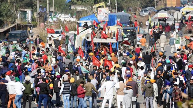 Farmers seen at Singhu Border (Delhi-Haryana) while attempting to enter Delhi during Delhi Chalo march against the new farm reform laws, in New Delhi.(Sanchit Khanna /HT PHOTO) Farmers seen at Singhu Border (Delhi-Haryana) while attempting to enter Delhi during Delhi Chalo march against the new farm reform laws, in New Delhi.(Sanchit Khanna /HT PHOTO)