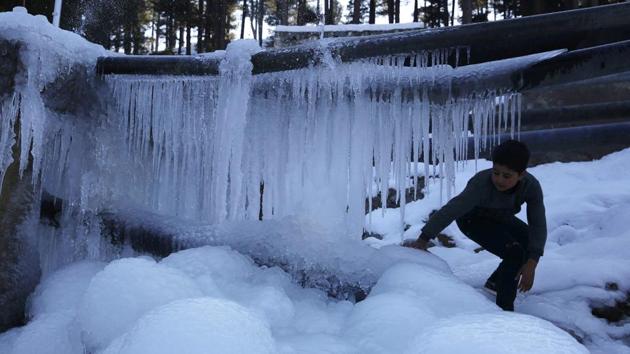 The state’s weather office said that the ski resort of Gulmarg of Kashmir valley received most of the snow, while there was some precipitation in parts of Jammu as well. (HT Photo) The state’s weather office said that the ski resort of Gulmarg of Kashmir valley received most of the snow, while there was some precipitation in parts of Jammu as well. (HT Photo)