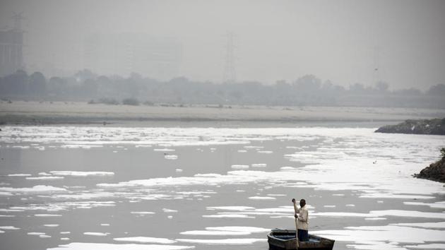 Chadha urged the CPCB and the Upper Yamuna River Board to take immediate cognisance of the “nonchalant” attitude of the Haryana government and take remedial measures.(Biplov Bhuyan/HT PHOTO)