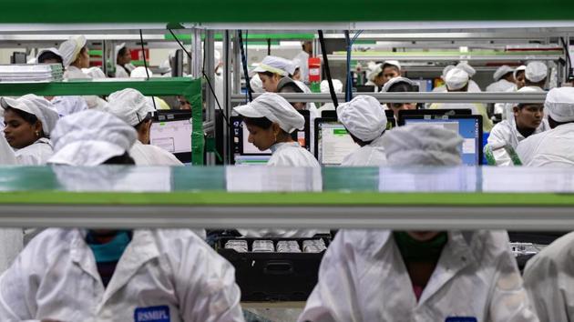 Employees test mobile phones on an assembly line in the mobile phone plant of Rising Stars Mobile India Pvt., a unit of Foxconn Technology Co., in Sriperumbudur, Tamil Nadu. Regarding the ICT sector, the report said the investment to India has evolved from information technology services for Multinational enterprises (MNEs) to the thriving local digital ecosystem where many domestic players, especially in e-commerce, have attracted considerable international investment.(Bloomberg) Employees test mobile phones on an assembly line in the mobile phone plant of Rising Stars Mobile India Pvt., a unit of Foxconn Technology Co., in Sriperumbudur, Tamil Nadu. Regarding the ICT sector, the report said the investment to India has evolved from information technology services for Multinational enterprises (MNEs) to the thriving local digital ecosystem where many domestic players, especially in e-commerce, have attracted considerable international investment.(Bloomberg)