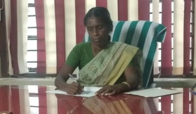 A Anandavalli (46) takes charge as the block panchayat president in Pathanapuram in south Kerala’s Kollam district on Wednesday.(HT PHOTO)