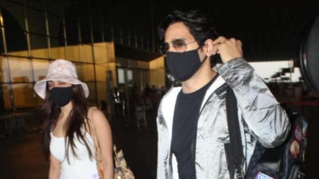 Sidharth Malhotra and Kiara Advani at the Mumbai airport. Sidharth Malhotra and Kiara Advani at the Mumbai airport.