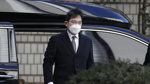 Samsung Electronics Vice Chairman Lee Jae-yong arrives at the Seoul High Court in Seoul, South Korea. (AP) Samsung Electronics Vice Chairman Lee Jae-yong arrives at the Seoul High Court in Seoul, South Korea. (AP)