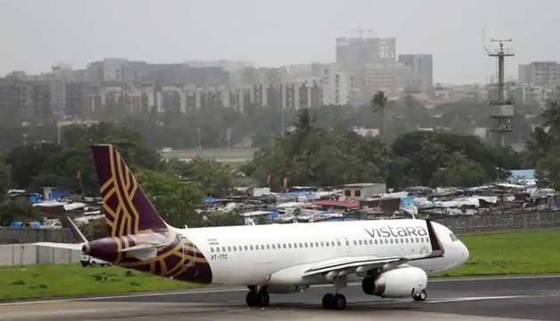 A Vistara Airbus A320 passenger aircraft prepares for takeoff at Chhatrapati Shivaji International airport in Mumbai (Reuters/ File photo) A Vistara Airbus A320 passenger aircraft prepares for takeoff at Chhatrapati Shivaji International airport in Mumbai (Reuters/ File photo)
