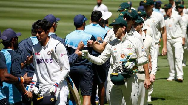 Members of Australian and Indian cricket teams shaking hands after conclusion of Boxing Day Test(Twitter)
