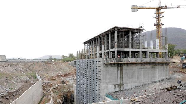 Bhama Askhed water project got the nod in 2014, but has been delayed for various reasons. The Central government approved ₹380 crore for the project under the Jawaharlal Nehru National Urban Renewal Mission. A population of 12 lakh from the eastern parts of the city will benefit from the project. The project is getting inaugurated on January 1 by former CM Devendra Fadnavis and deputy CM and guardian minister Ajit Pawar.(Rahul Raut/HT PHOTO)