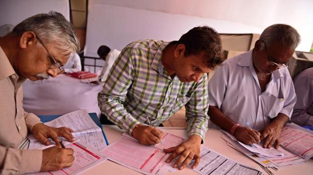 The deadline for individuals to file ITRs for 2018-19 was August 31, 2019 and over 5.61 crore ITRs were filed. (MINT)