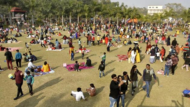 Visitors out in large numbers at ECO park on New Year’s Day in Patna on January 1. India reported the addition of 19,078 new cases of the coronavirus disease (Covid-19) and 224 related deaths to its tally between January 1 and 2 morning, according to the Union ministry of health and family welfare. (Santosh Kumar / HT Photo)