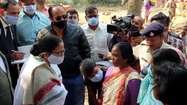 West Bengal Chief Minister Mamata Banerjee interacts with locals while addressing their issues during her visit to Shantiniketan in Birbhum. (ANI) West Bengal Chief Minister Mamata Banerjee interacts with locals while addressing their issues during her visit to Shantiniketan in Birbhum. (ANI)