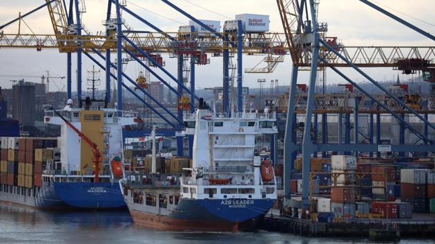 Egypt S Suez Canal Annual Revenues Decline 3 In 2020 To 5 61 Bln Hindustan Times