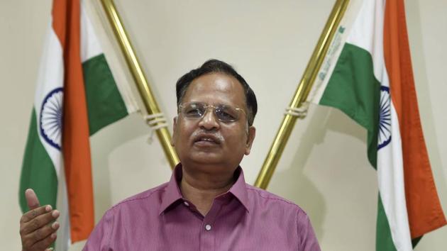 The health minister had said on Saturday all residents of Delhi, who were eligible, will be given the Covid-19 vaccines free of cost and that the government had made all arrangements from storing the shots to administering the doses.(PTI file photo) The health minister had said on Saturday all residents of Delhi, who were eligible, will be given the Covid-19 vaccines free of cost and that the government had made all arrangements from storing the shots to administering the doses.(PTI file photo)
