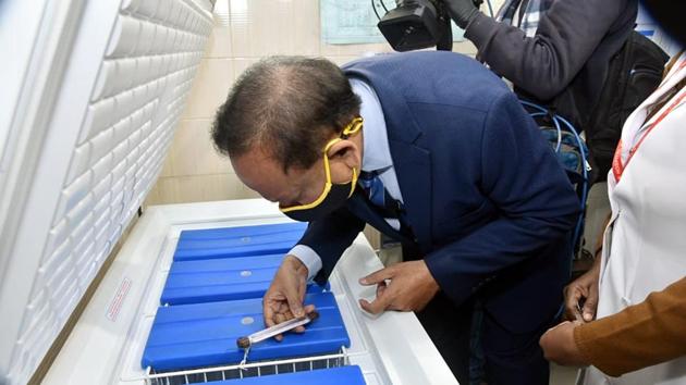 The Drugs Controller General of India (DCGI) on Sunday gave licensing permission to Bharat Biotech to manufacture Covaxin (ANI) The Drugs Controller General of India (DCGI) on Sunday gave licensing permission to Bharat Biotech to manufacture Covaxin (ANI)