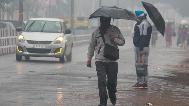 Intense Thunder Lightning And Rain Over Several Parts Of Delhi Hindustan Times