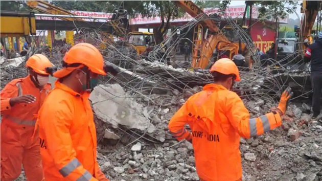 Rescue work at the collapse site (HT Photos)