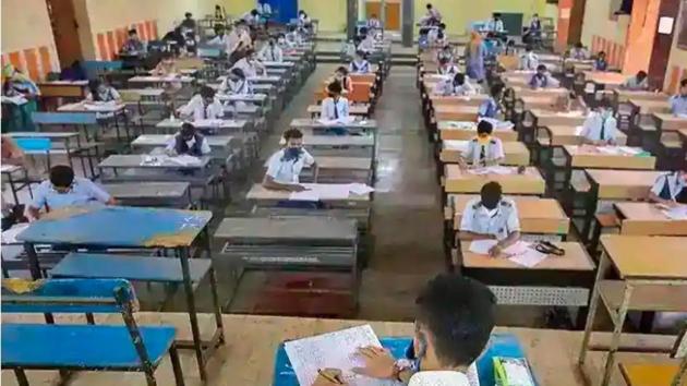 Usually, exams for HSC (Class 12) begin in February, while those for SSC (Class 10) begin in the month of March. However, owing to the Covid-19 outbreak and the ensuing lockdown, the education department has decided to push the exams to April and May. (HT FILE) Usually, exams for HSC (Class 12) begin in February, while those for SSC (Class 10) begin in the month of March. However, owing to the Covid-19 outbreak and the ensuing lockdown, the education department has decided to push the exams to April and May. (HT FILE)