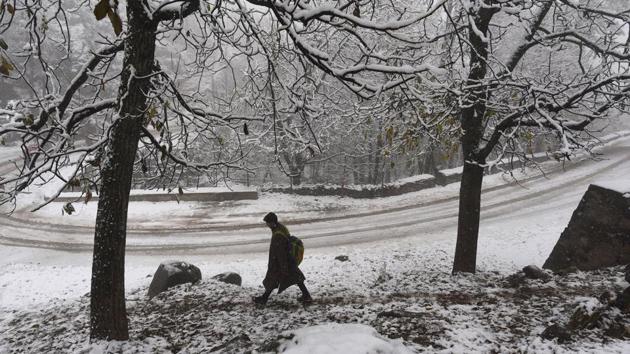 Kashmir is currently under the grip of ‘Chillai-Kalan’ -- the 40-day harshest winter period when a cold wave grips the region and the temperature drops considerably leading to the freezing of water bodies including the famous Dal Lake here as well as the water supply lines in several parts of the valley.(Waseem Andrabi/ Hindustan Times (Representative Image)) Kashmir is currently under the grip of ‘Chillai-Kalan’ -- the 40-day harshest winter period when a cold wave grips the region and the temperature drops considerably leading to the freezing of water bodies including the famous Dal Lake here as well as the water supply lines in several parts of the valley.(Waseem Andrabi/ Hindustan Times (Representative Image))