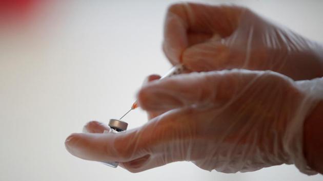 France was currently taking delivery of 500,000 doses of a vaccine developed by Pfizer per week, Veran said. (Reuters Photo) France was currently taking delivery of 500,000 doses of a vaccine developed by Pfizer per week, Veran said. (Reuters Photo)