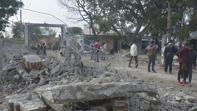 Rubble and debris at the site of a roof collapse in the complex of a crematorium yesterday at Muradnagar, in Ghaziabad district, India on Monday, January 4, 2021. (Photo by Sakib Ali / Hindustan Times) Rubble and debris at the site of a roof collapse in the complex of a crematorium yesterday at Muradnagar, in Ghaziabad district, India on Monday, January 4, 2021. (Photo by Sakib Ali / Hindustan Times)