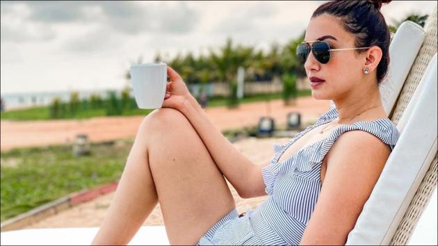 Tandav star Gauahar Khan binges on this healthy snack during long shoots(Instagram/gauaharkhan)