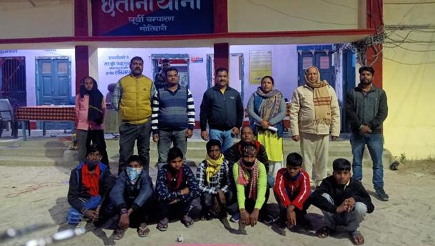 The children who were rescued from Motihari bus stand in Bihar.(HT PHOTO) The children who were rescued from Motihari bus stand in Bihar.(HT PHOTO)