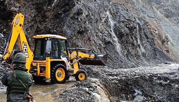 Multiple landslides have blocked the Jammu-Kashmir national highway.(ANI)