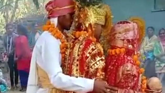 The marriage ceremony, which took place on January 5, was attended by about 500 people. Seen here is Chandu Maurya getting married. (HT Photo)