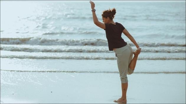 Check benefits inside of Taapsee’s Surya Namaskar by the beachside(Instagram/taapsee)