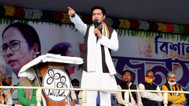 Trinamool Congress (TMC) leader and West Bengal chief minister Mamata Banerjee's nephew Abhishek Banerjee addresses a public rally at Gangarampur in South Dinajpur district on Jan 7, 2021.(PTI) Trinamool Congress (TMC) leader and West Bengal chief minister Mamata Banerjee's nephew Abhishek Banerjee addresses a public rally at Gangarampur in South Dinajpur district on Jan 7, 2021.(PTI)