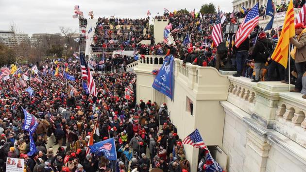 https://images.hindustantimes.com/rf/image_size_630x354/HT/p2/2021/01/07/Pictures/supporters-washington-gather-in-president-donald-trump_fb80a236-5063-11eb-8a1e-473a39b025b8.jpg