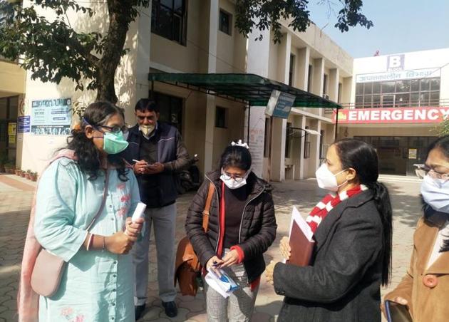 The central team reviewing arrangements at the Community Health Centre at Raipur Rani in Panchkula district on Friday.(HT Photo)