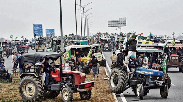 The tractor march began from the UP Gate around 9.30am. They drove on the inner lanes of the Delhi-Meerut expressway for about an hour to reach the EPE’s Dasna interchange.