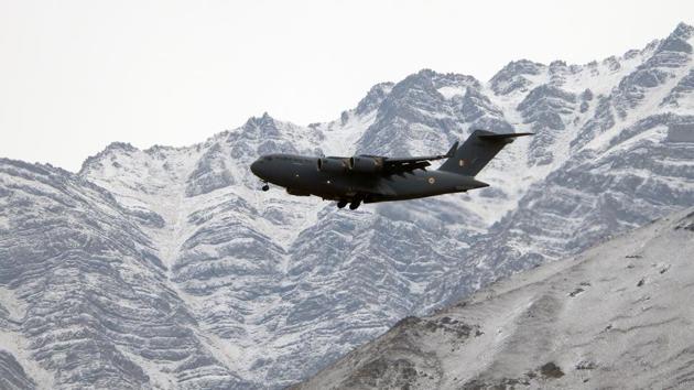 Tens of thousands of troops from both sides have dug in along the LAC in sub-zero conditions after diplomatic and military talks failed to take forward disengagement at friction points.(ANI) Tens of thousands of troops from both sides have dug in along the LAC in sub-zero conditions after diplomatic and military talks failed to take forward disengagement at friction points.(ANI)