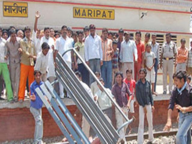 Gujjars blocks railway tracks at Maripat Railway Station in Dadri.